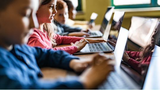 Milyen laptop kell a tanévhez? Életkor és cél szerinti útmutató